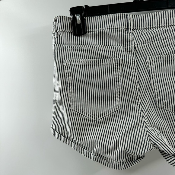H&M Navy Blue & White Pinstriped Shorts – Size 8 - Picture 6 of 7